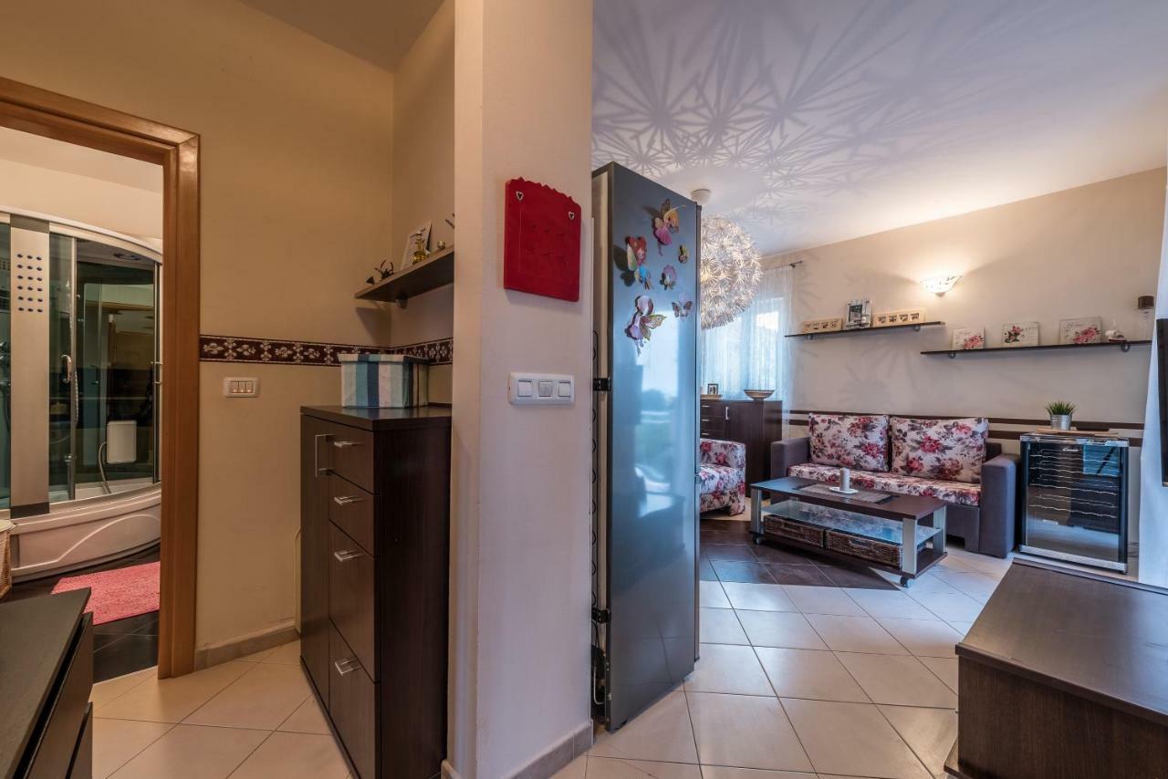 Apartments Jelavic Sutomiscica Luaran gambar
