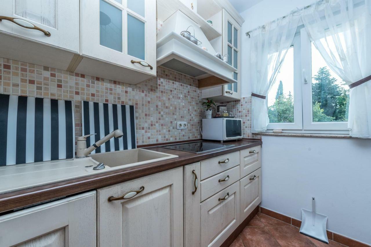 Apartments Jelavic Sutomiscica Luaran gambar