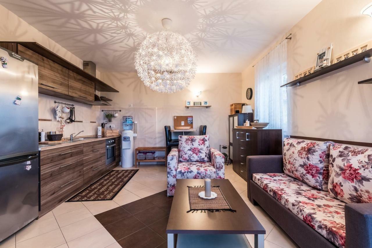 Apartments Jelavic Sutomiscica Luaran gambar