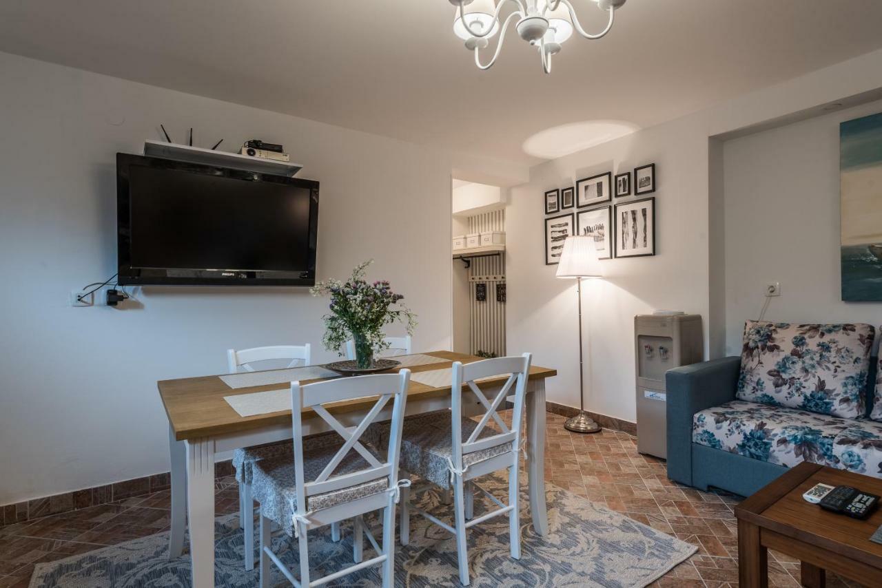 Apartments Jelavic Sutomiscica Luaran gambar